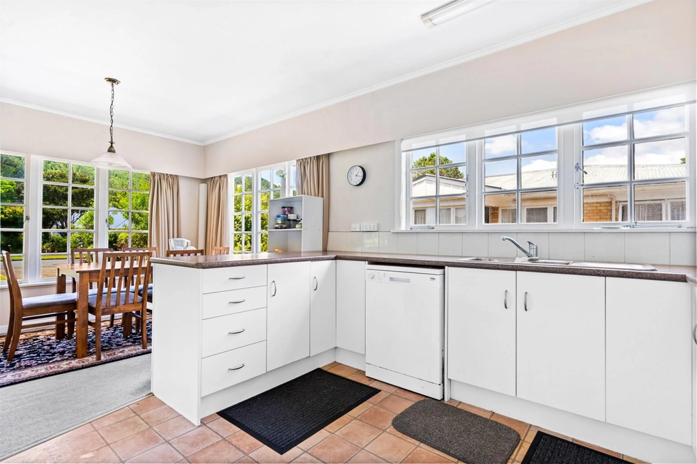 Photos of 24 Lovatt Crescent