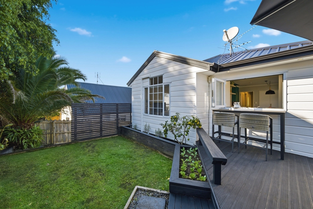 Photos of 53C Howe Street