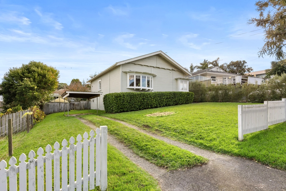 Photos of 17 Tamaki Avenue