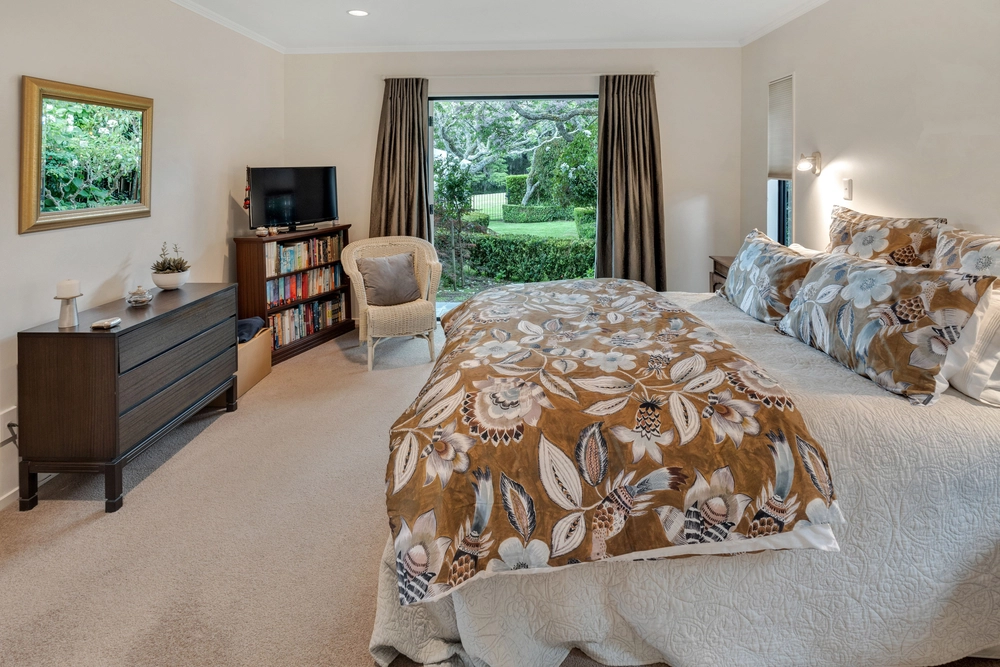Photos of 16 Peretao Rise