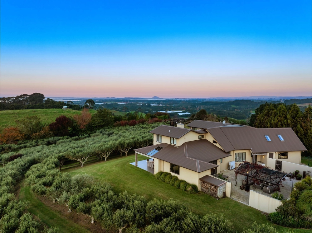 Photos of 265A Hot Springs Road