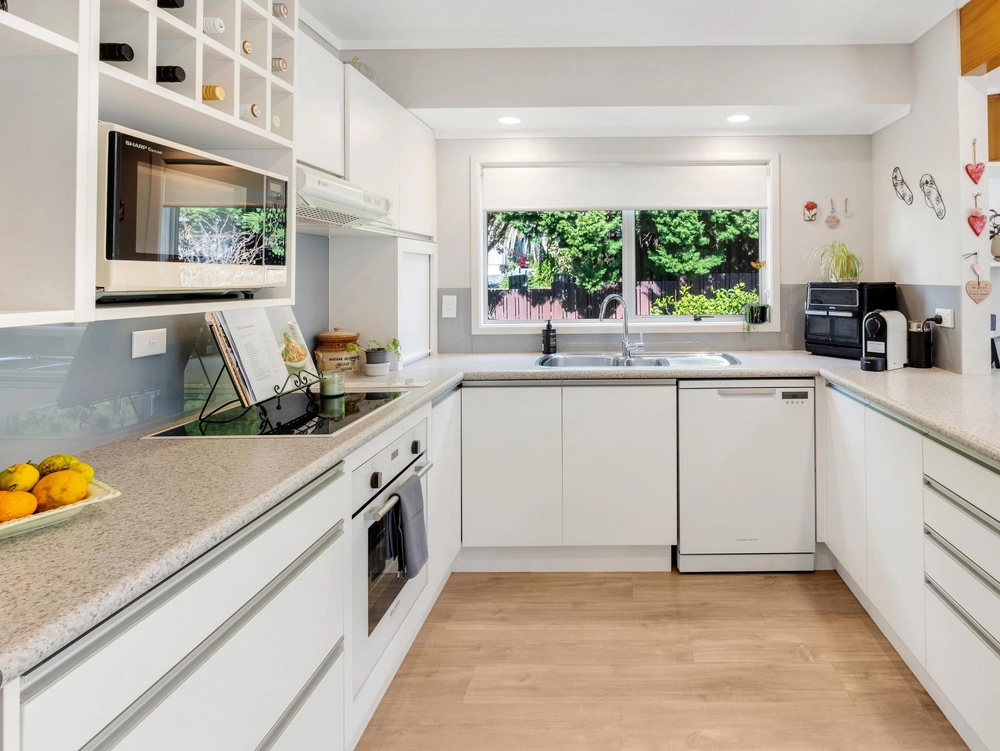 Photos of 22 Jandell Crescent