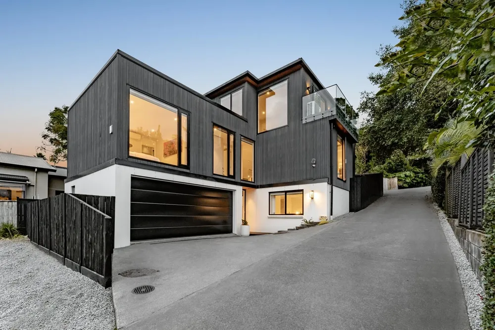 Photos of 10D Standen Avenue