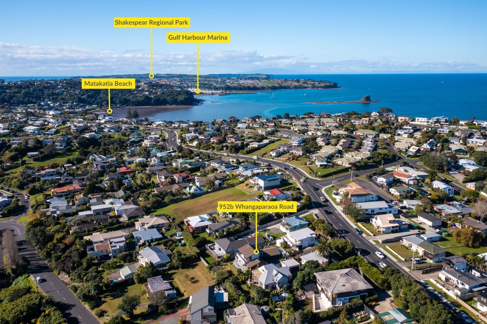 Photos of 952B Whangaparaoa Road