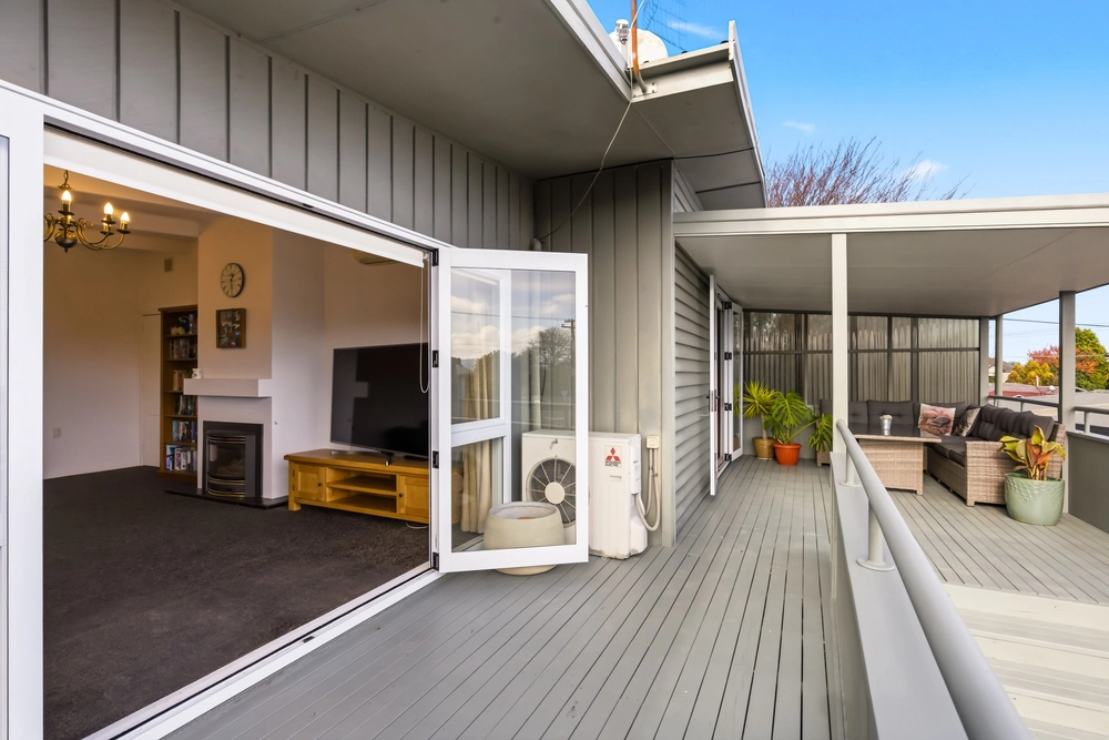 Photos of 42 Ngamotu Road
