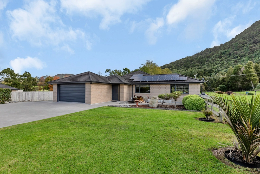 Photos of 36 Layby Lane