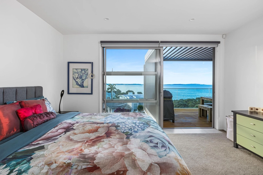 Photos of 202 Vipond Road