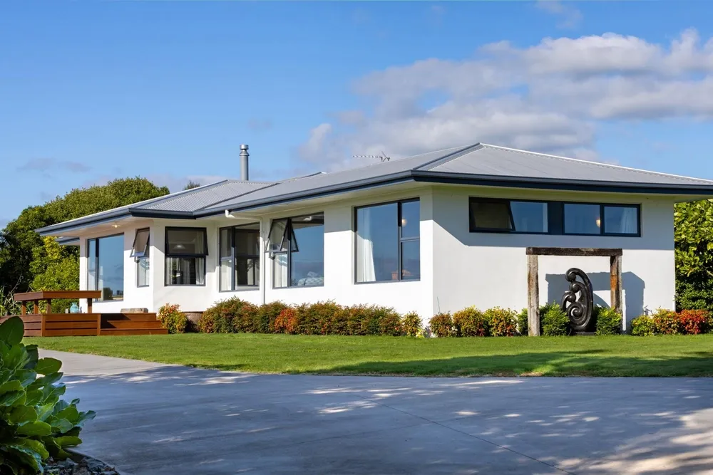 Photos of Unit 3, 957 Taotaoroa Road