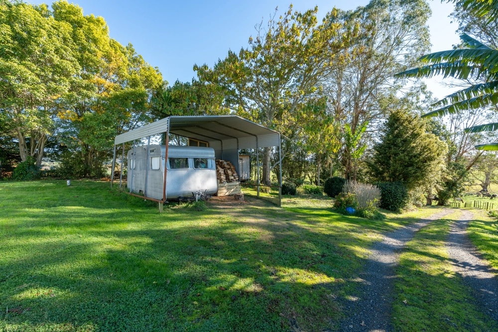 Photos of 1524 Te Pahu Road