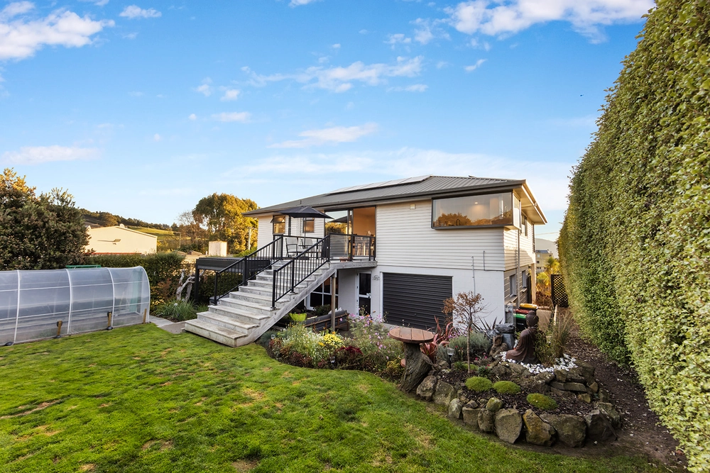 Photos of 30 Te Ara Crescent