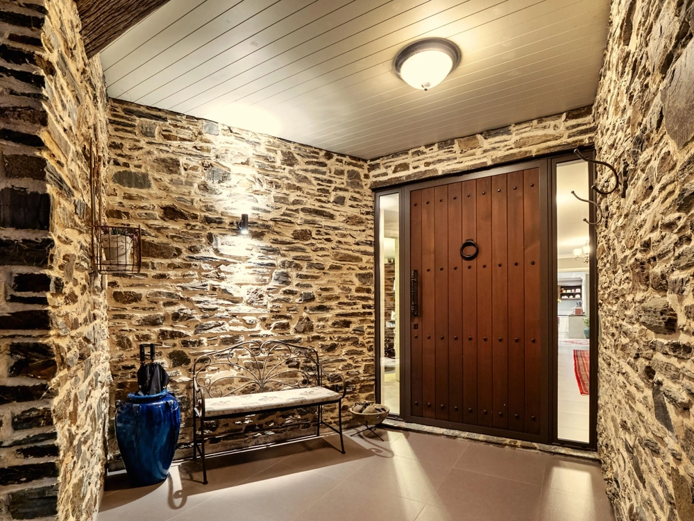 Photos of 265A Hot Springs Road