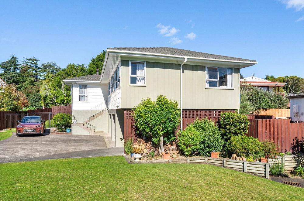 Photos of 22 Jandell Crescent