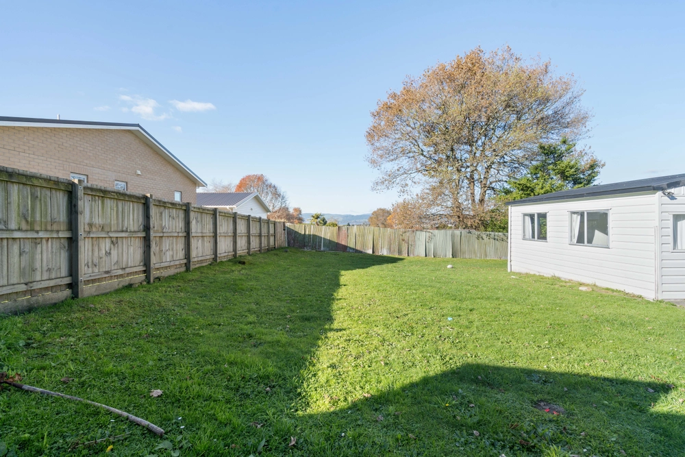 Photos of 19 Leslie Avenue