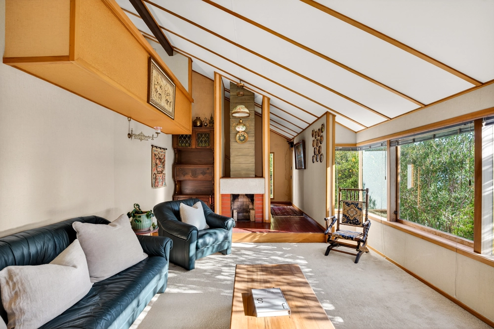 Photos of 122A Chaucer Road North