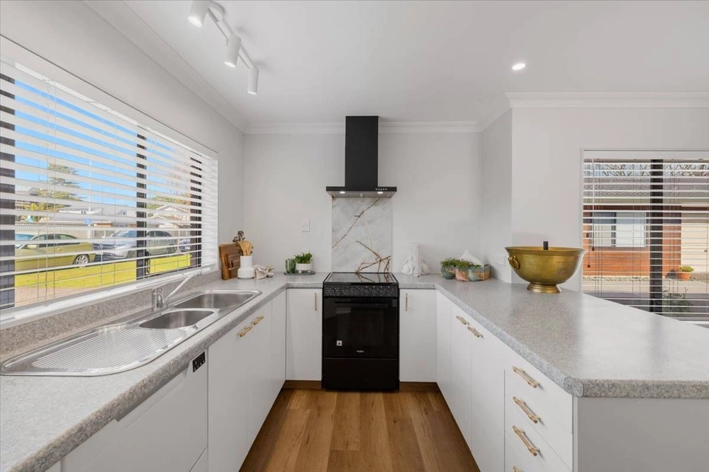 Photos of 17A Selwyn Street