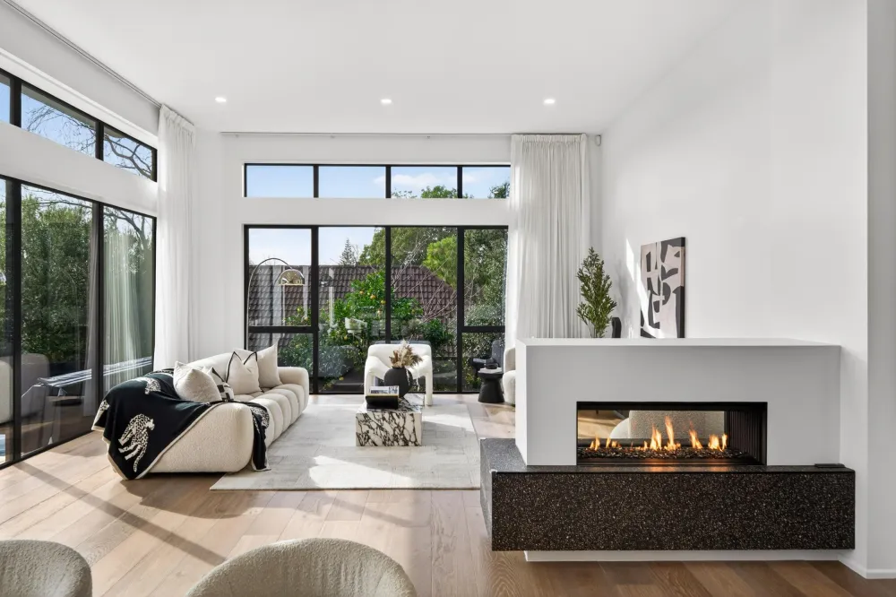 Photos of 39B Waiatarua Road