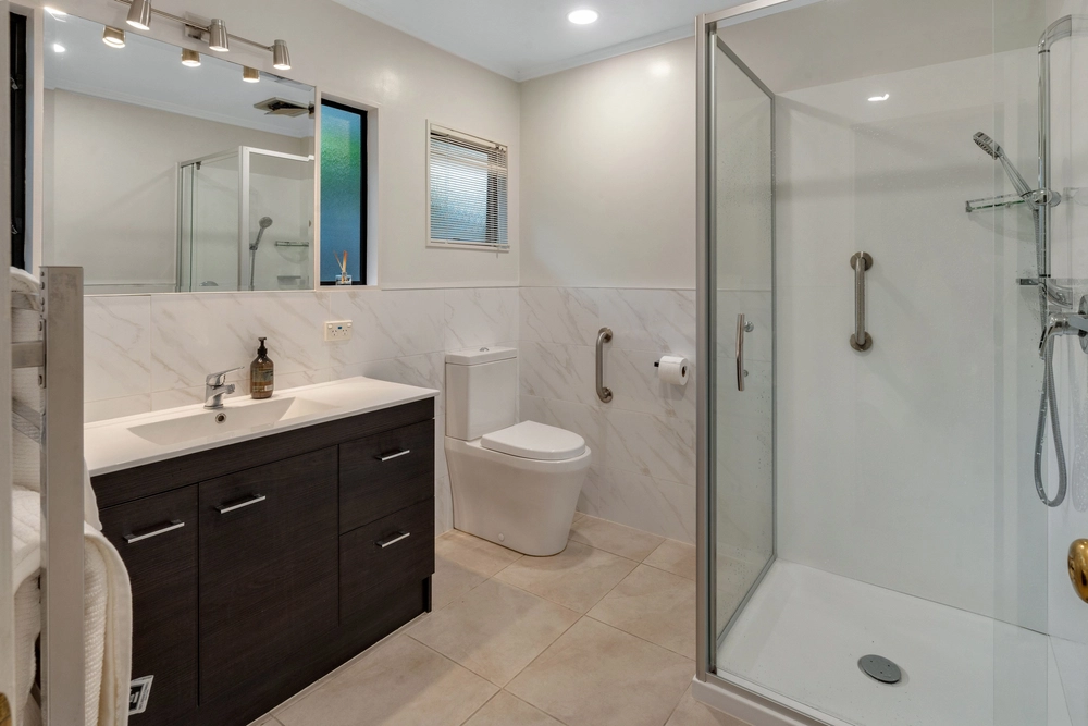 Photos of 16 Peretao Rise