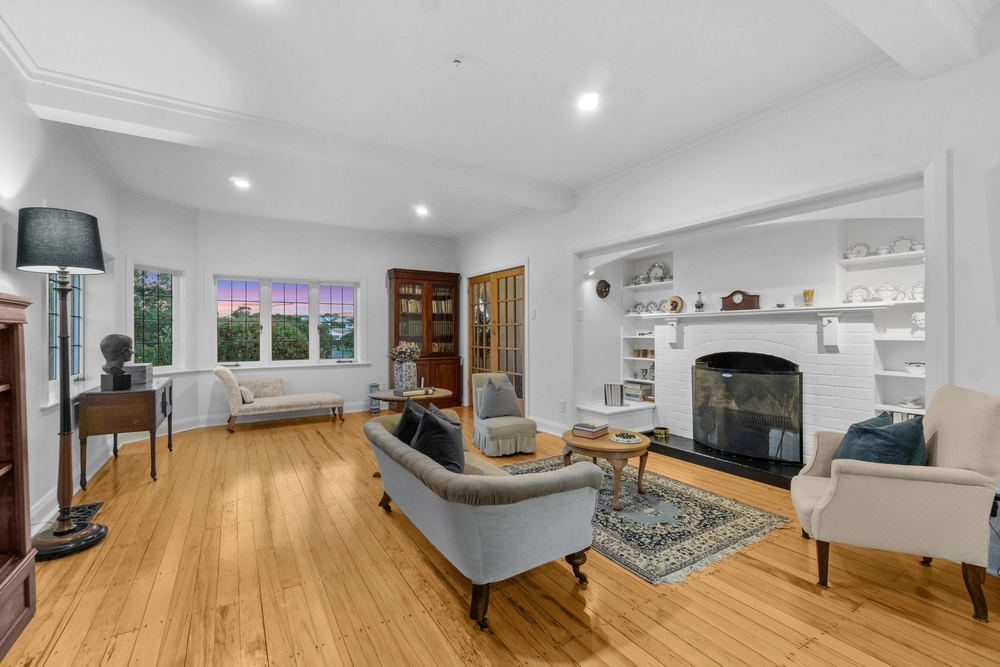 Photos of 2 Seabreeze Road