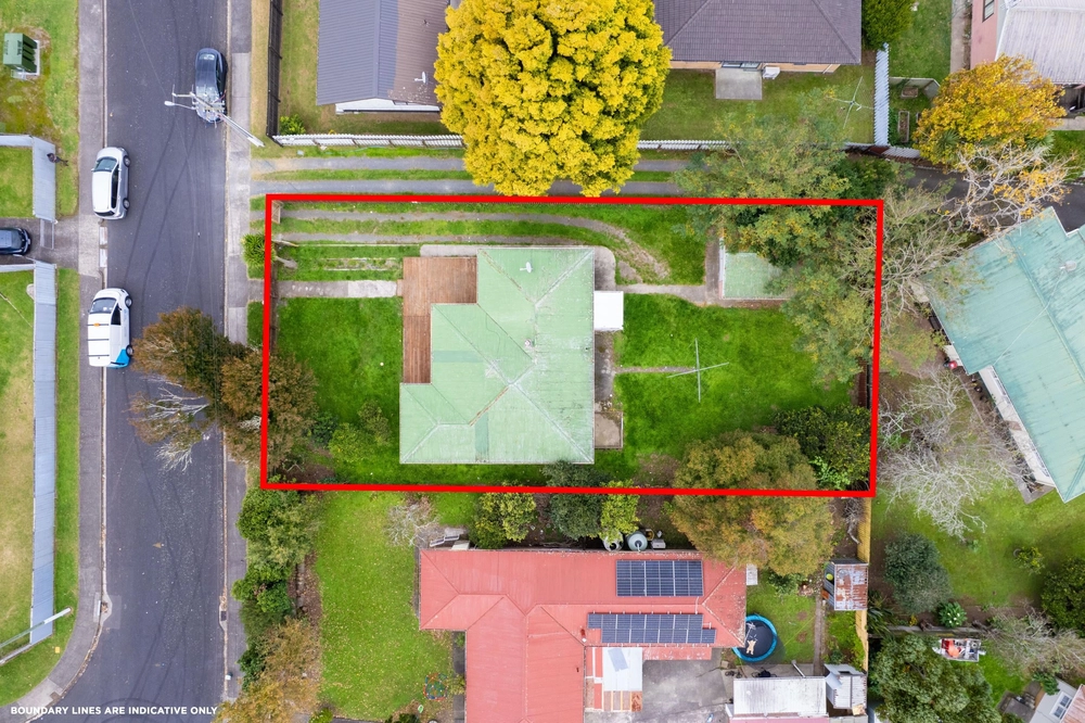 Photos of 4 and 6 Resolute Way