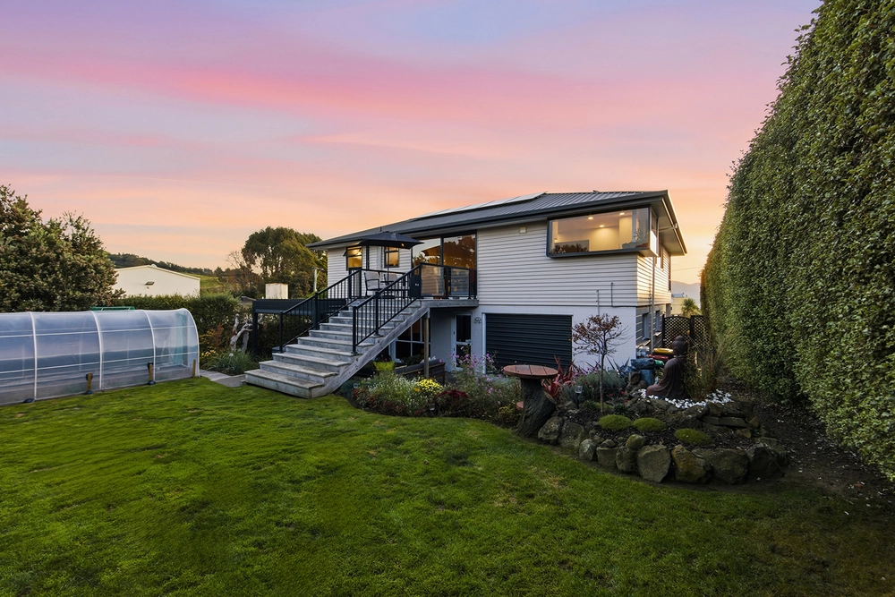 Photos of 30 Te Ara Crescent