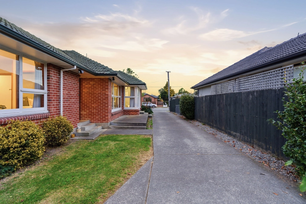 Photos of 50 Staveley Street