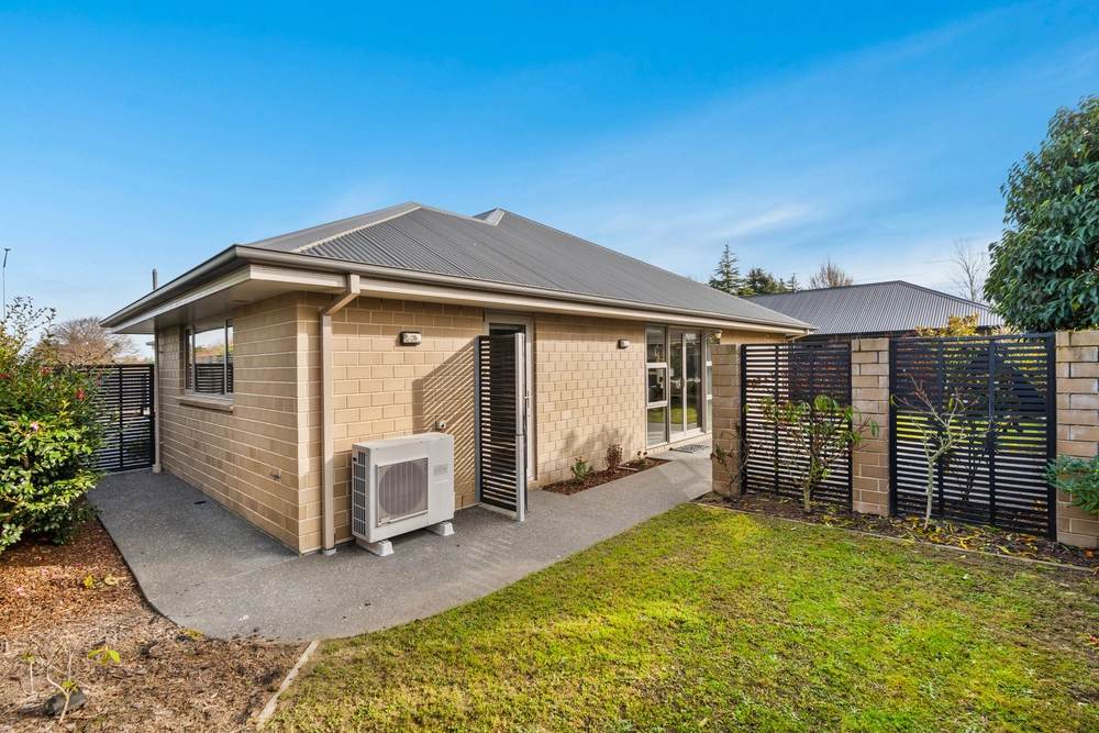 Photos of 16 Bernice Crescent