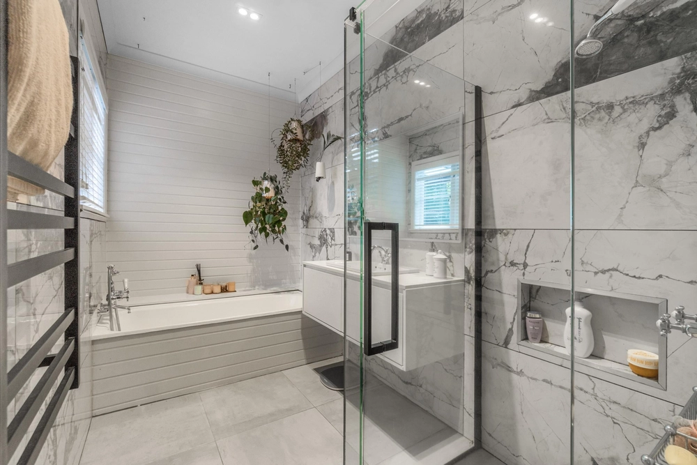 Photos of 133 Coates Avenue