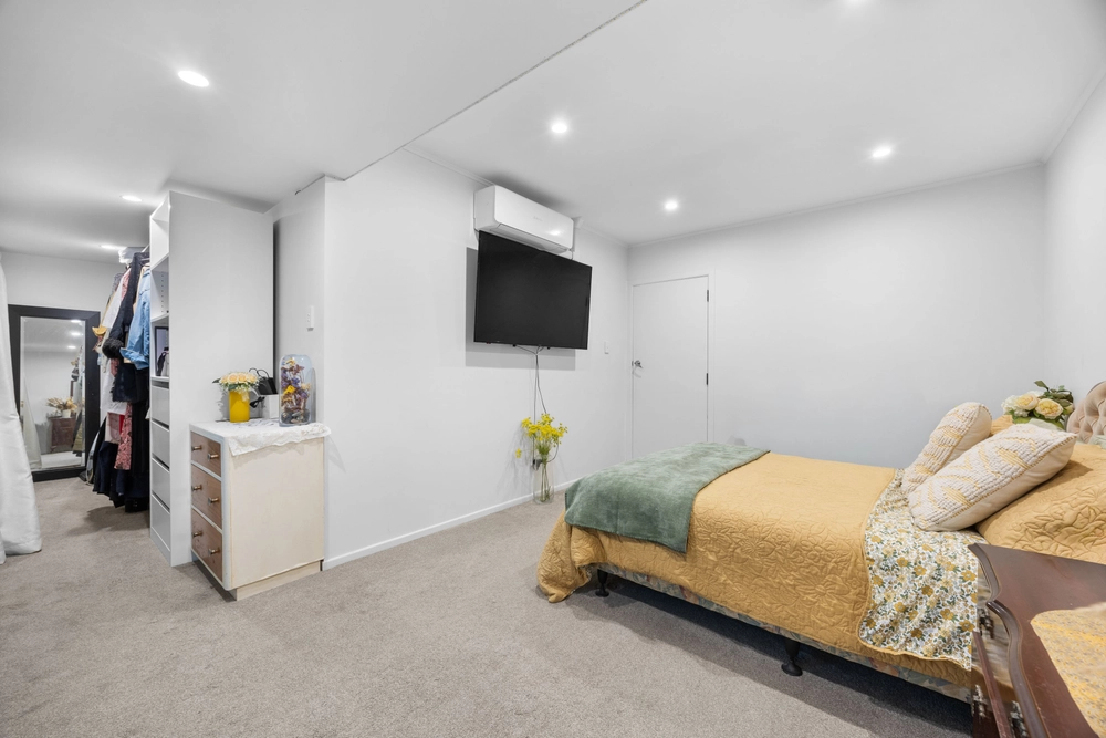 Photos of 75 Penrose Road