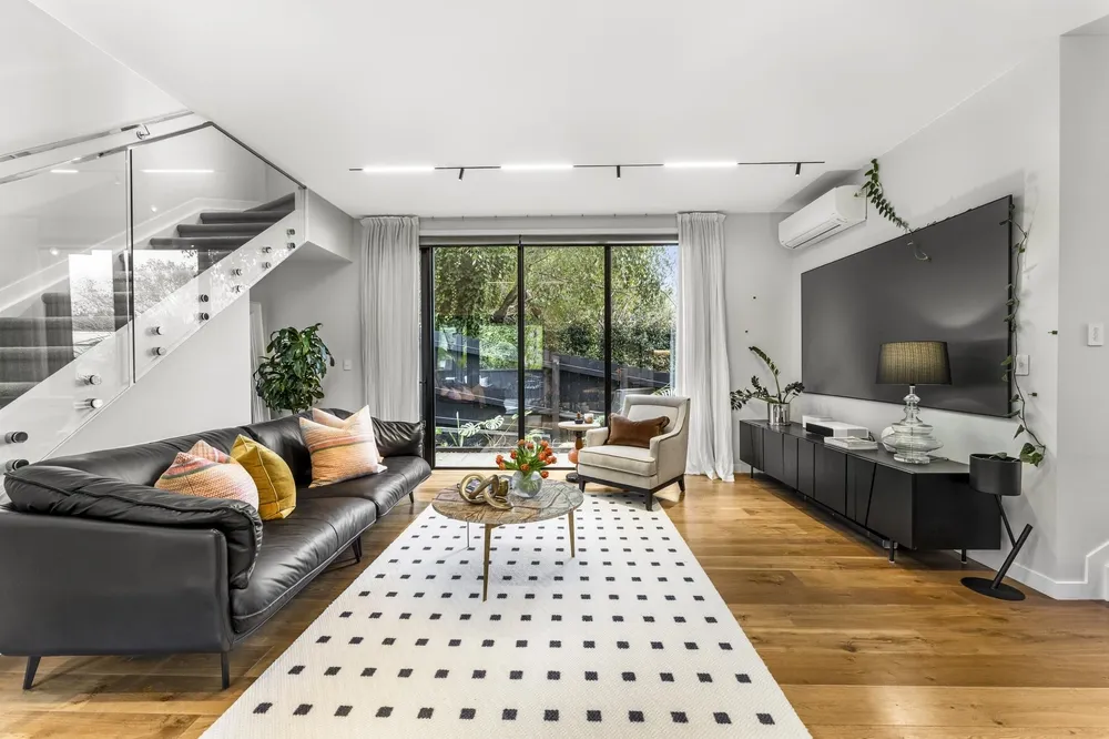 Photos of 10D Standen Avenue