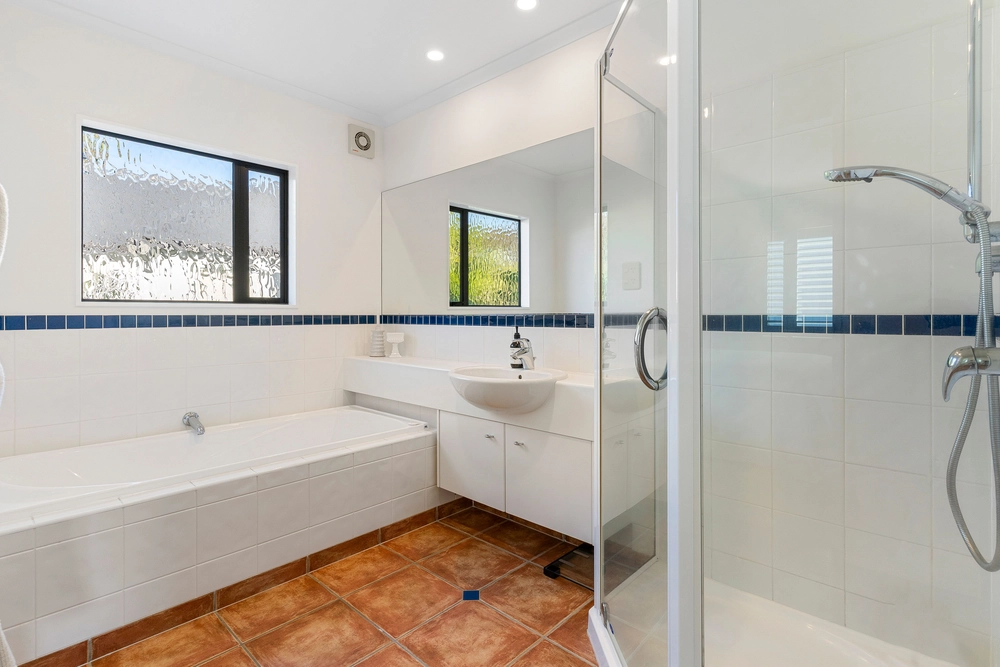 Photos of 12A Appleyard Crescent