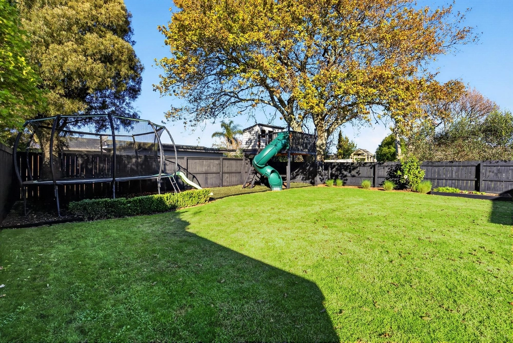 Photos of 9 Woodhouse Road
