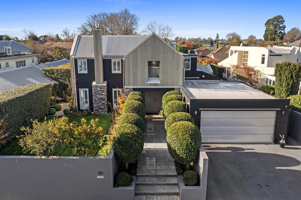 Photos of 20 Thornycroft Street