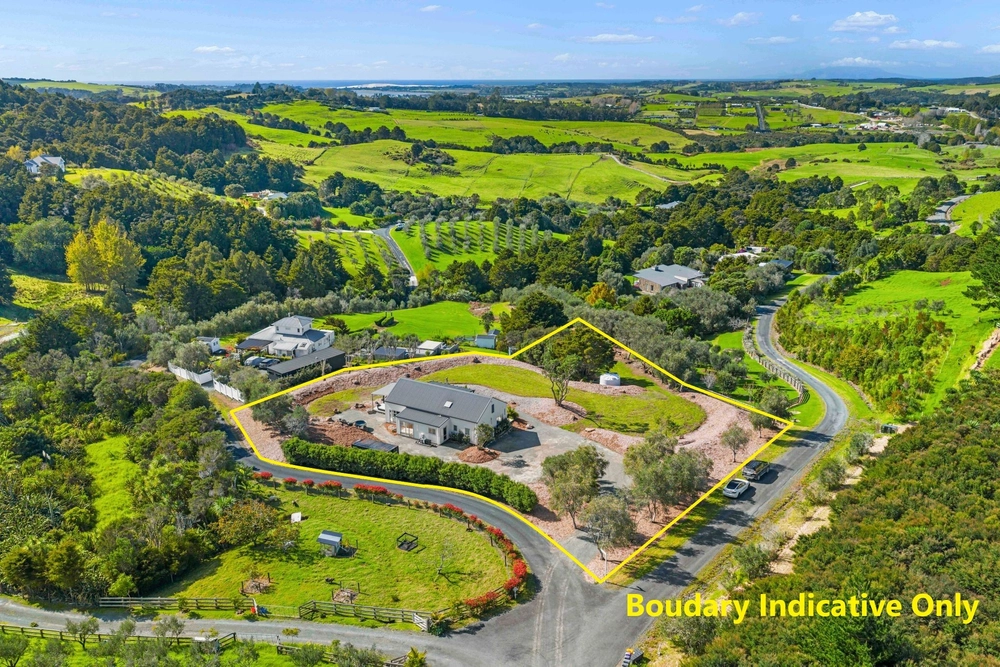 Photos of 27 Wainikau Lane