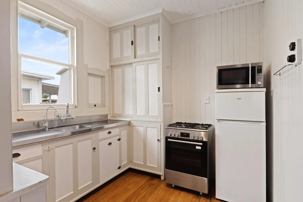 Photos of 266 Clifford Street