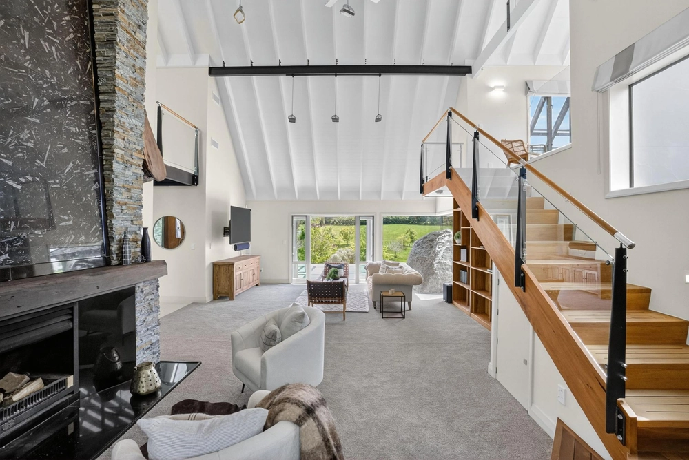 Photos of 333 Tuhimata Road