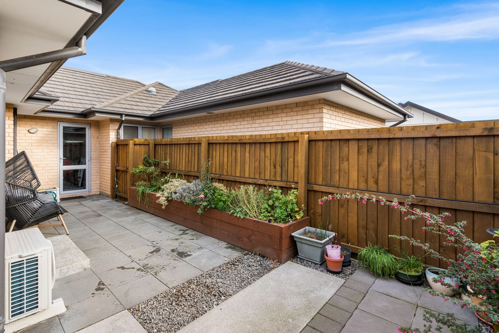 Photos of 372 Yaldhurst Road