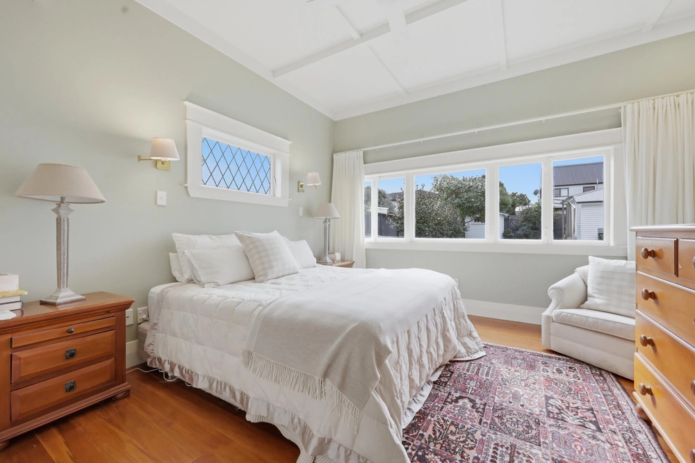 Photos of 23 Fairholme Avenue