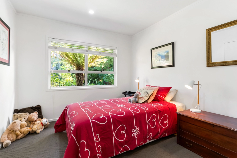 Photos of 18 Uppingham Crescent