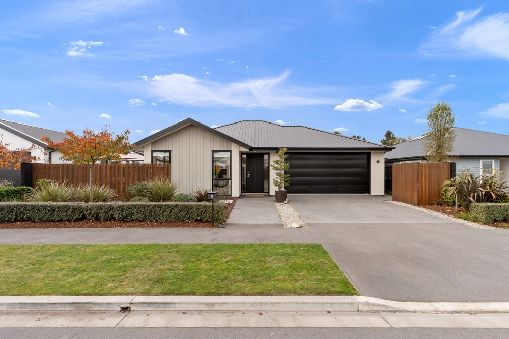 Photos of 10 Spalling Road