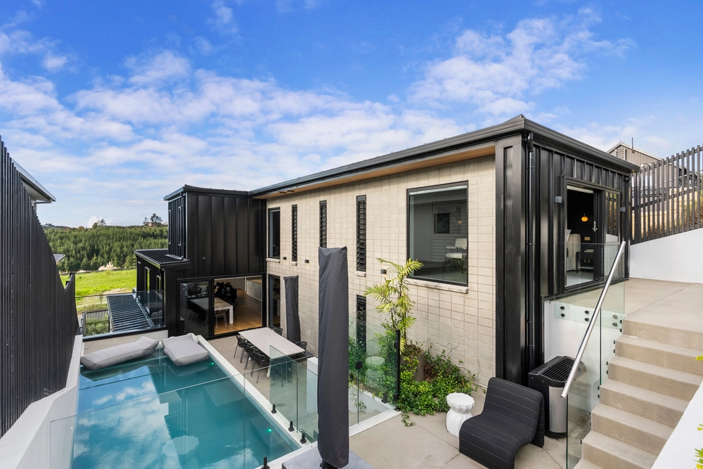 Photos of 12 Grand Ridge Avenue