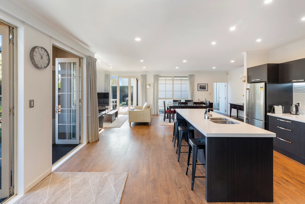 Photos of 2 Applefield Court