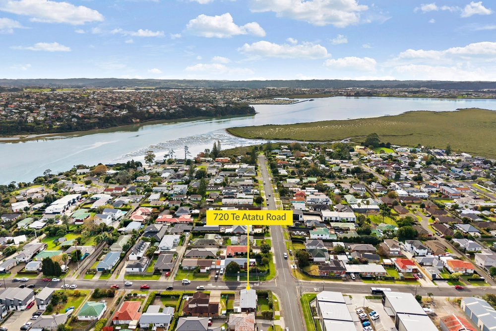 Photos of 720 Te Atatu Road