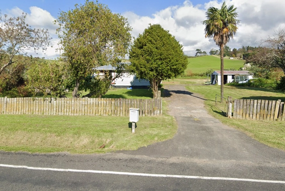 Photos of 135 Kairua Road