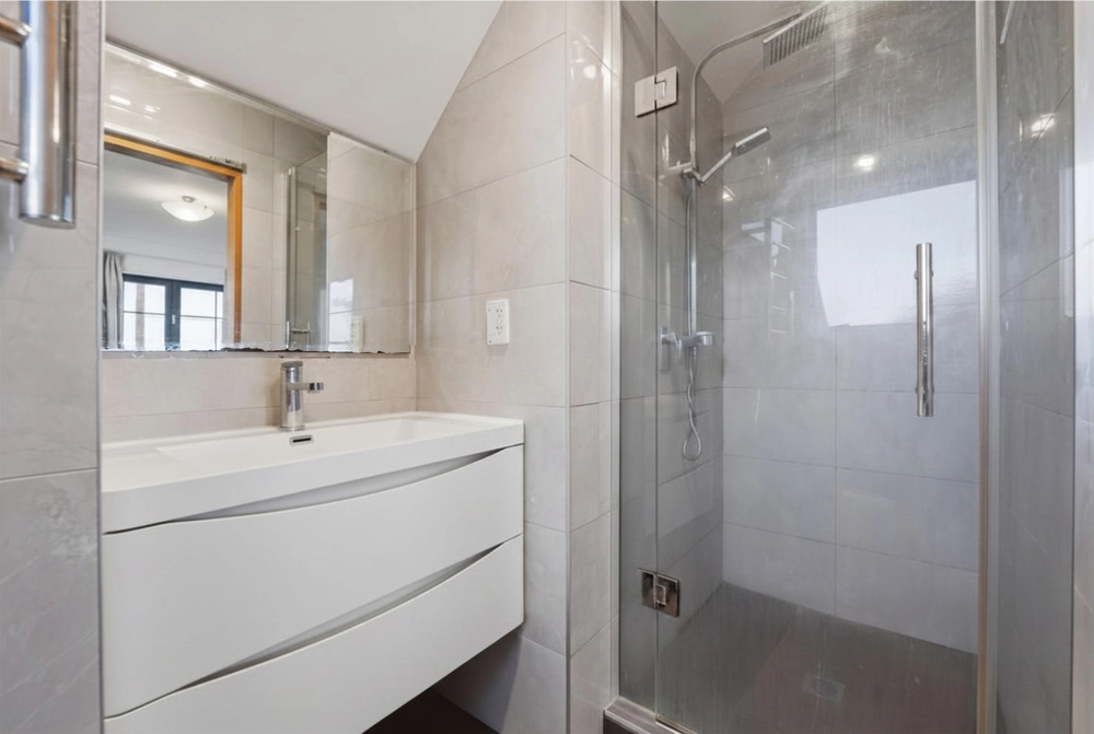 Photos of 5/12 Alverston Street
