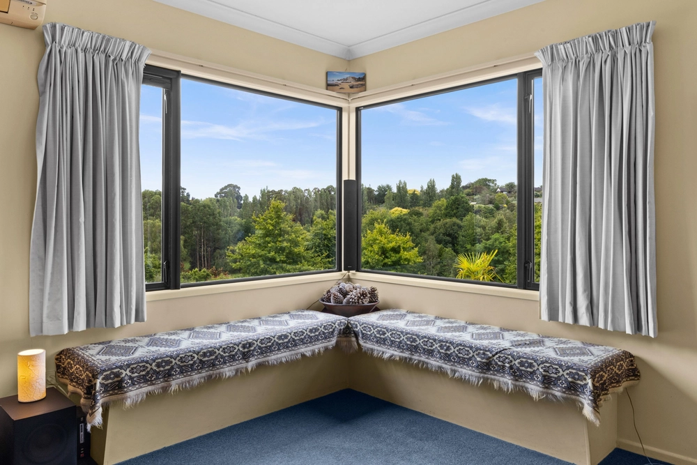 Photos of 65 Endsleigh Drive
