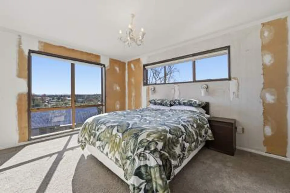 Photos of 17 Upland Street