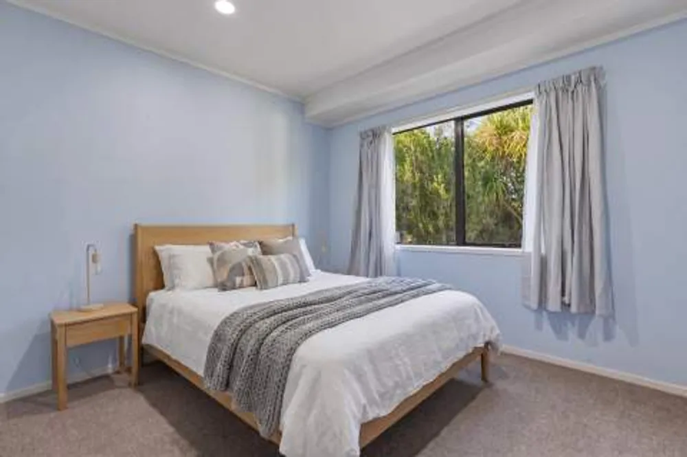 Photos of 25 Lucerne Place