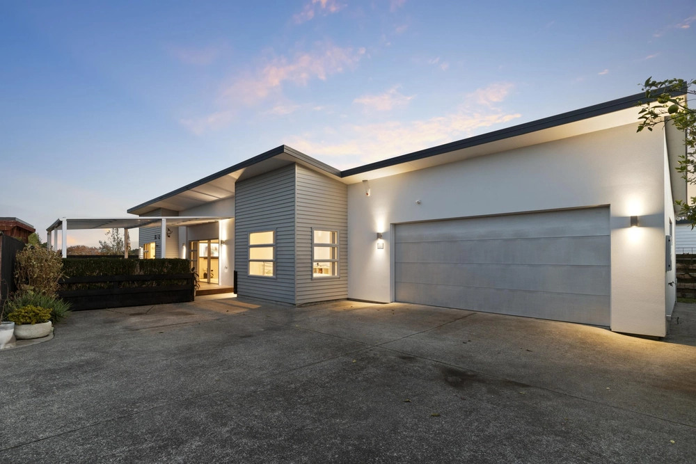 Photos of 54A George Crescent
