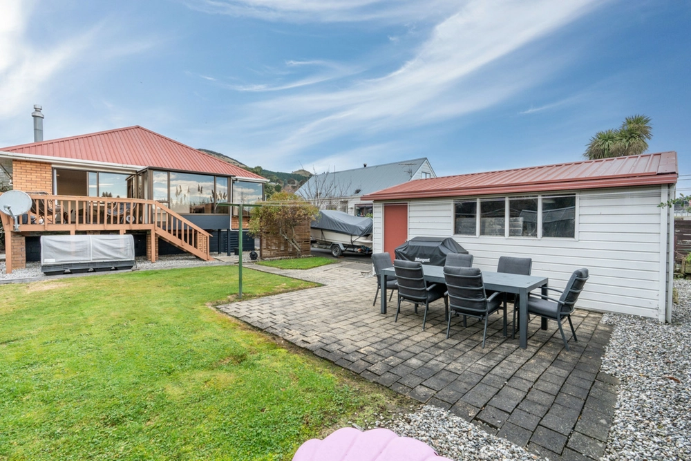 Photos of 47 Kinmont Crescent