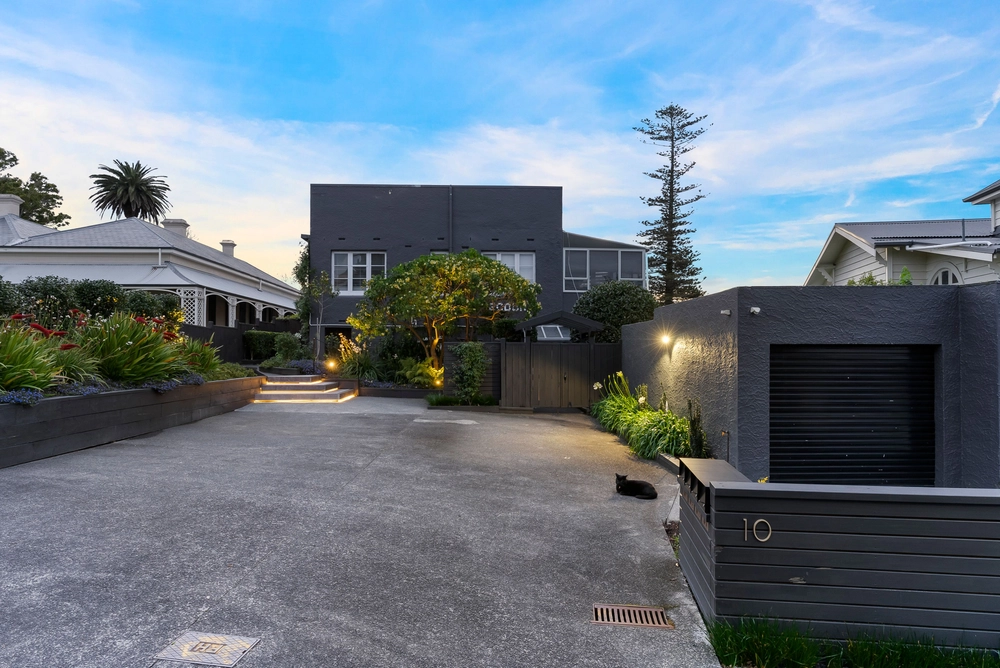 Photos of 2/10 St Georges Bay Road